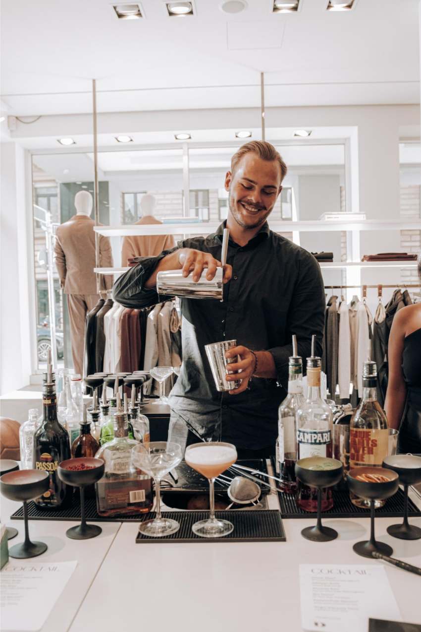 Barkeeper Mietservice im Store in Frankfurt